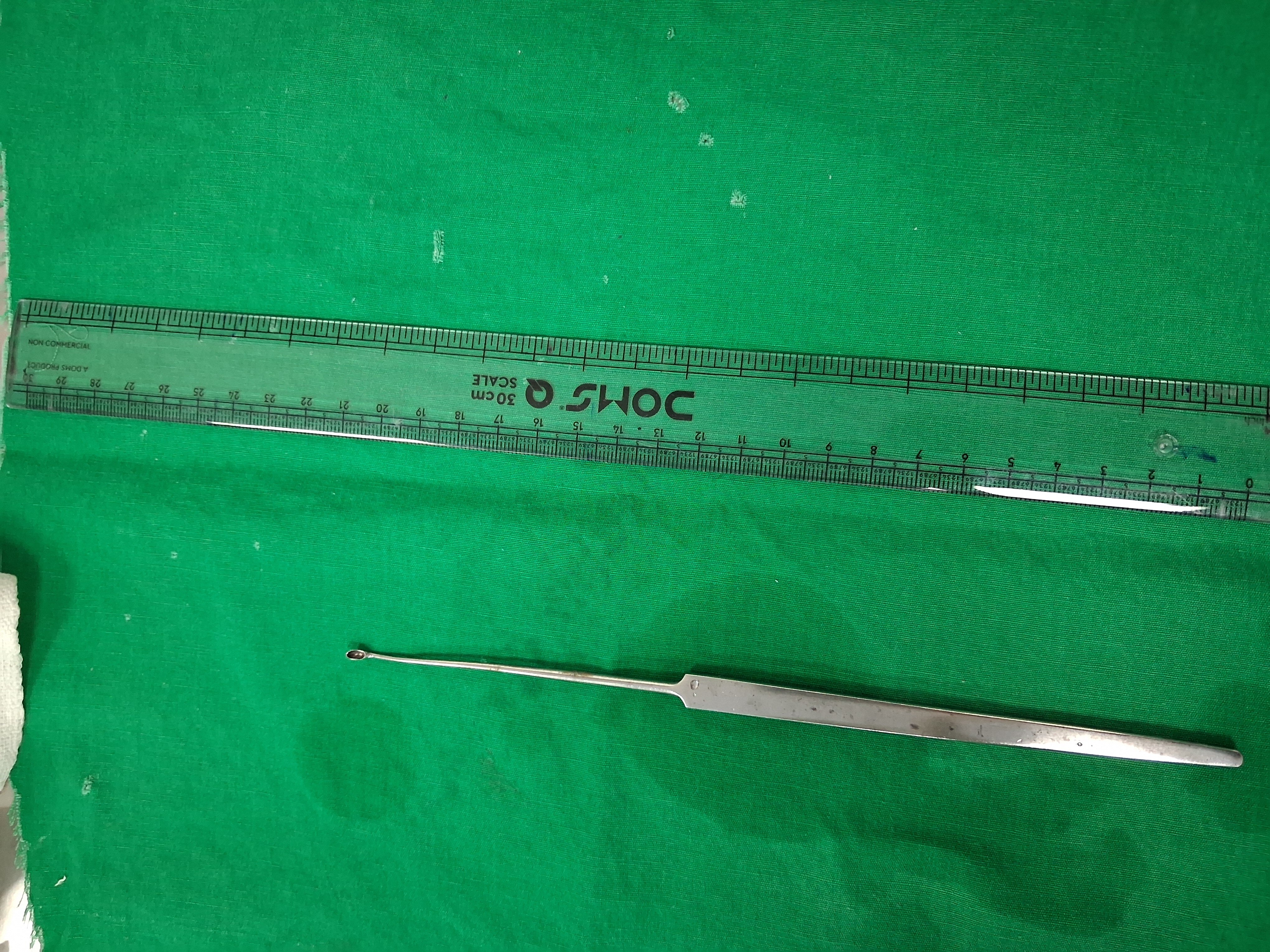 EAR CURETTE, ANGLED, BLUNT